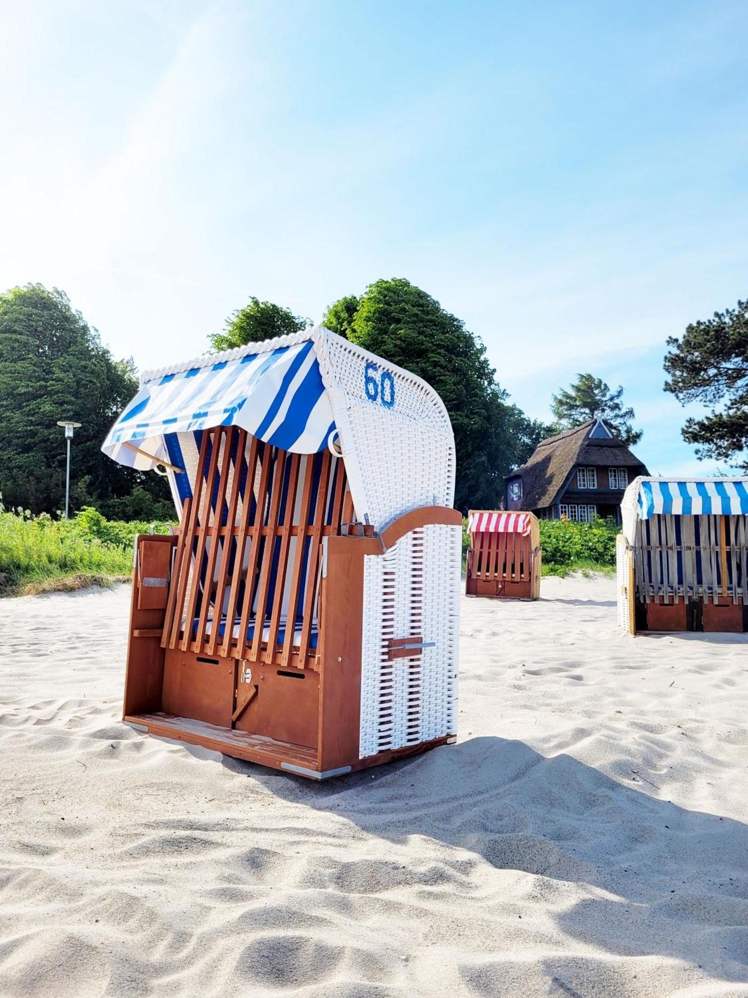Moderne Maisonette Ferienwohnung Mit Gartenzugang, Nur 7 Gehminuten Zum Strand, Parkplatz & Fahrradunterstellplatz Scharbeutz Exterior foto