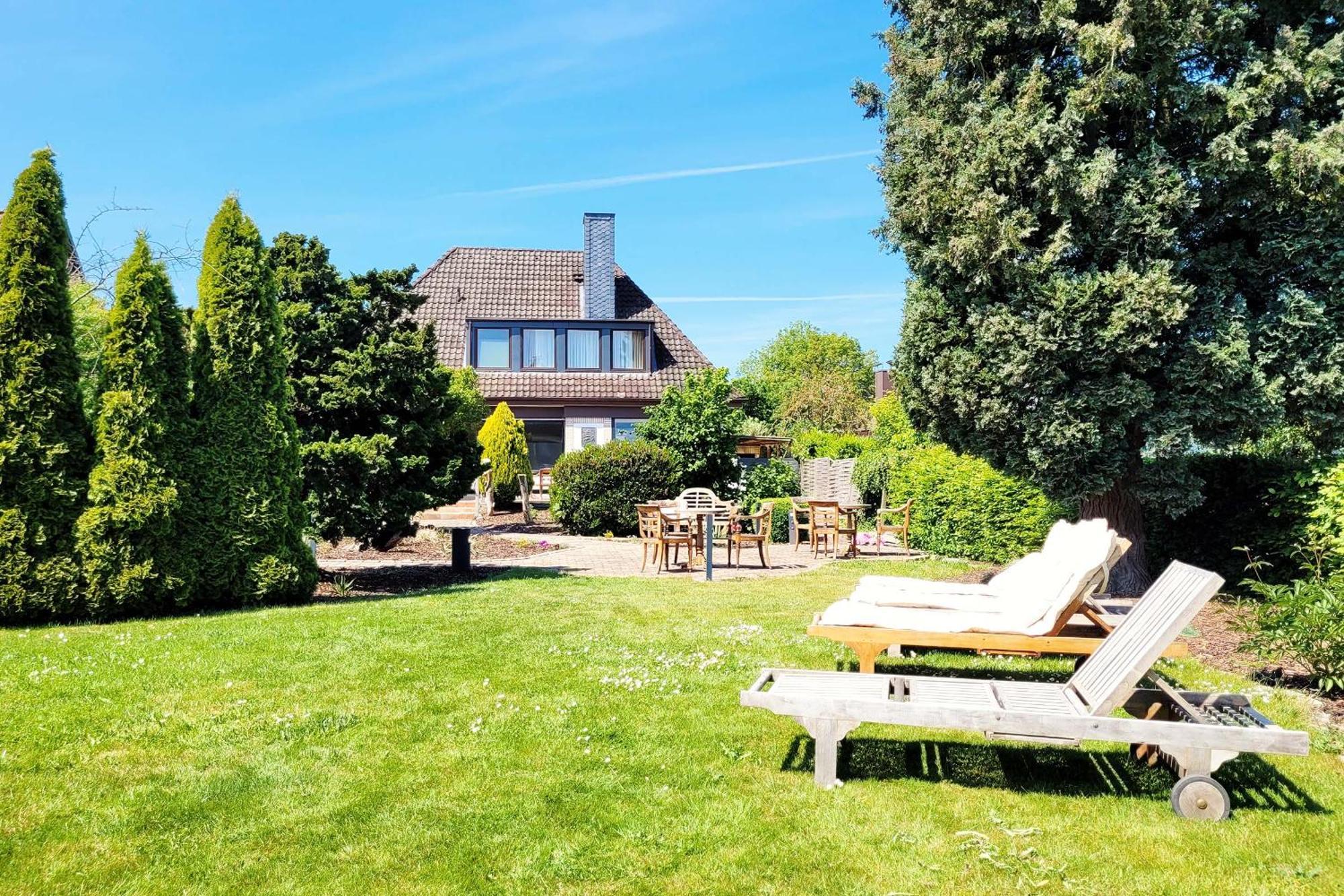 Moderne Maisonette Ferienwohnung Mit Gartenzugang, Nur 7 Gehminuten Zum Strand, Parkplatz & Fahrradunterstellplatz Scharbeutz Exterior foto